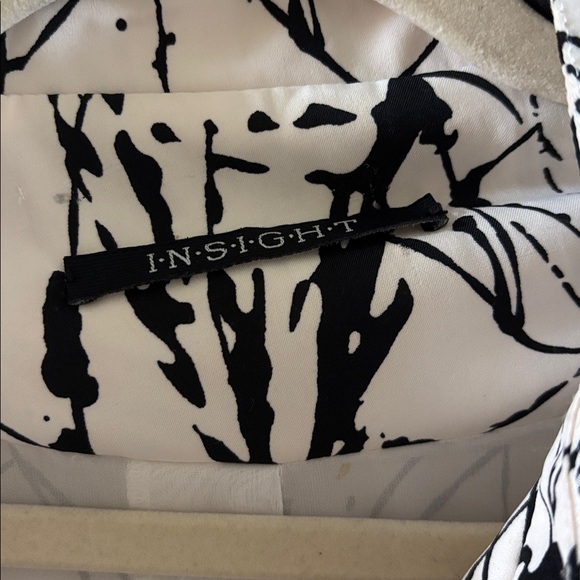 2/$12🌷 Color Block Sweater - Picture 4 of 4